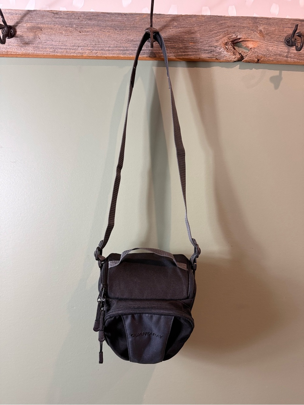 Compact Black Men’s Crossbody Camera Bag - Unbranded